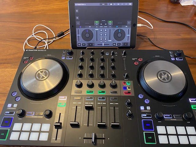 TRAKTOR KONTROL S4 MK3 と serato DJ +αを見てきました。 | 【マル