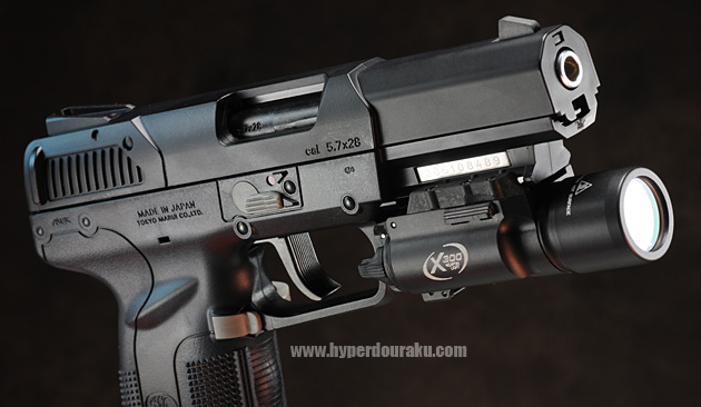 SUREFIRE X300 ウエポンライト