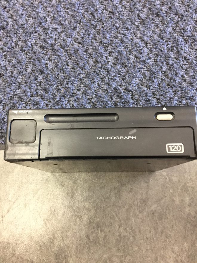 ヤザキアナログタコグラフ販売取付依頼です。 | くるまのでんきや今尾電機