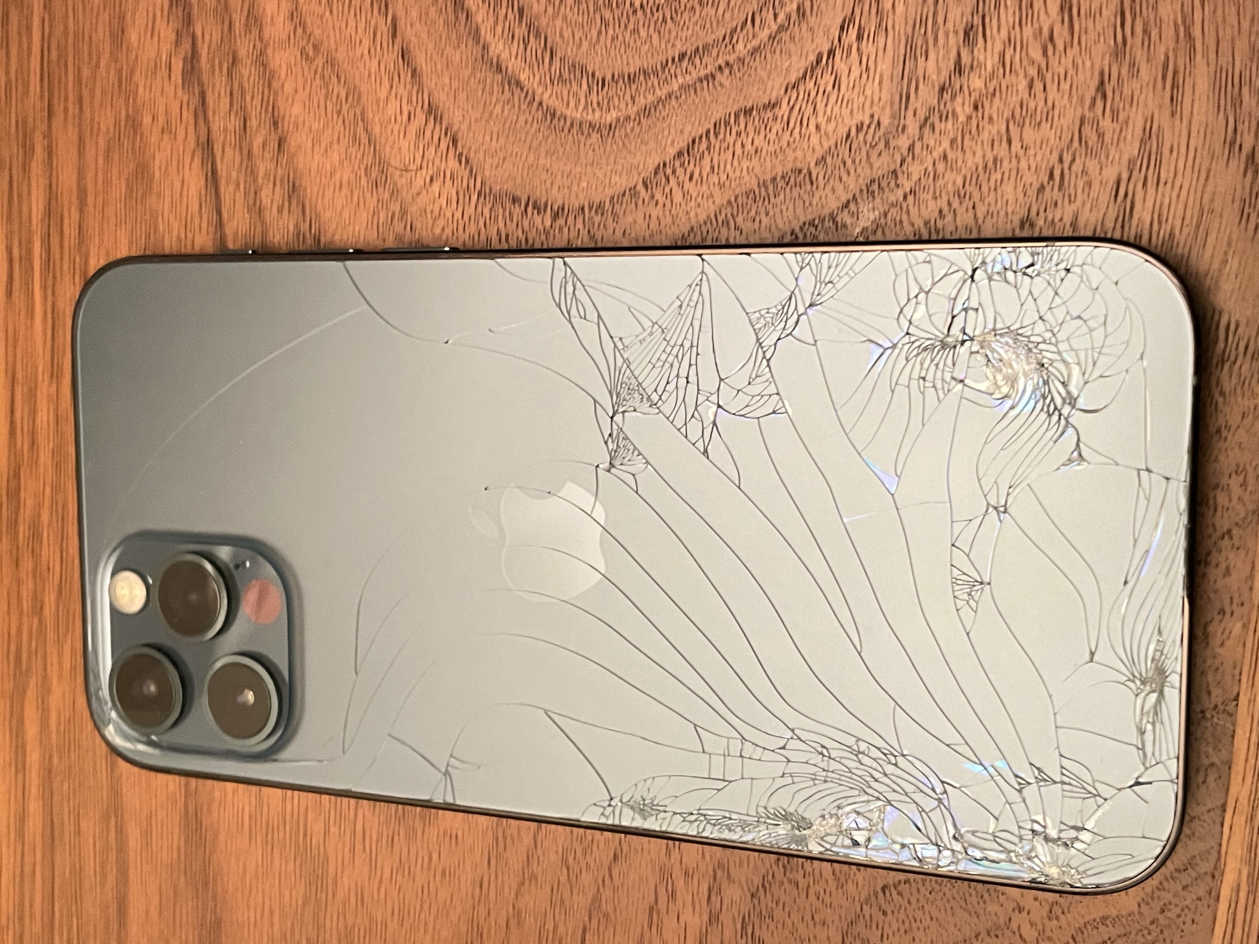 ジャンク品 買取 松江市】画面割れ、背面割れ、起動不可となってしまっ