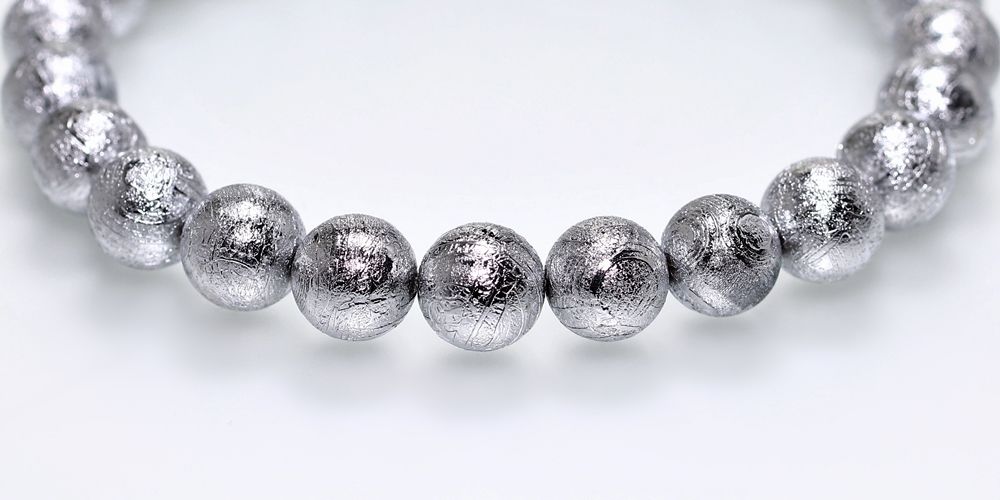 ナミビア共和国産]ギベオン隕石ブレスレット（約8mm玉/シルバーカラー