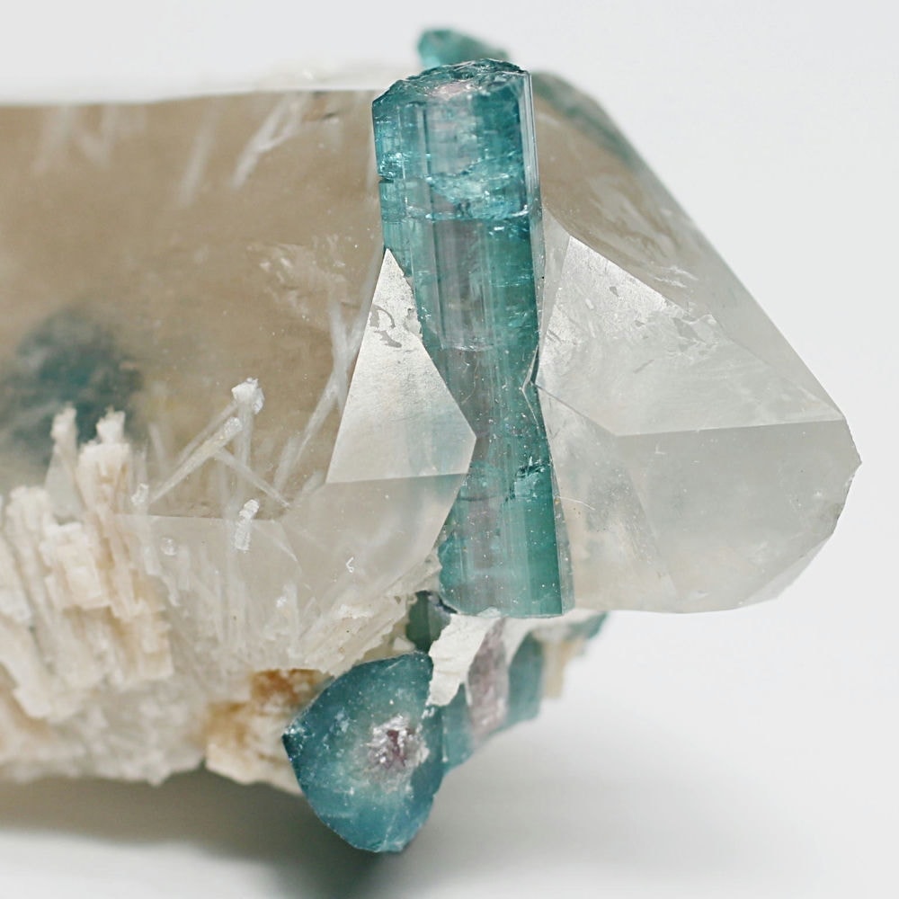 希少]インディゴブルートルマリン結晶原石/水晶共生（インディゴライト