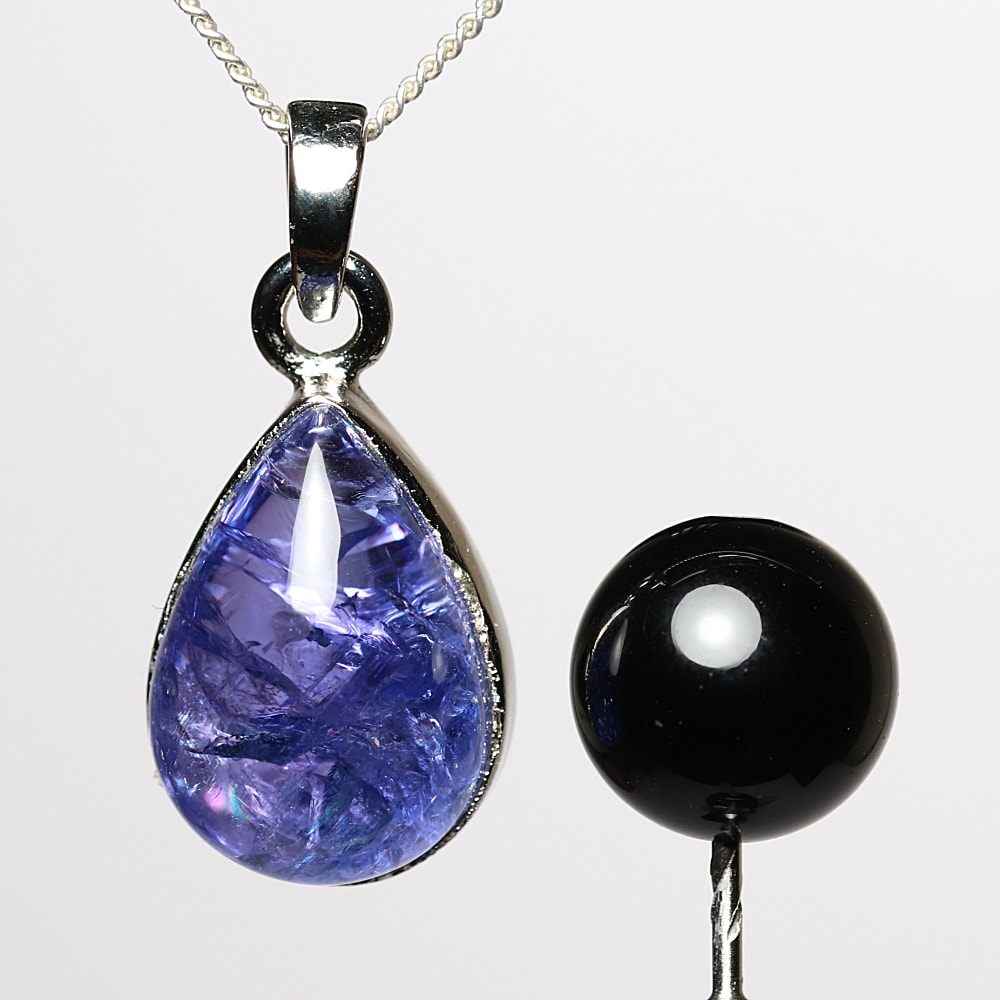 トップクォリティ] 宝石質タンザナイトペンダントトップ（シルバー925