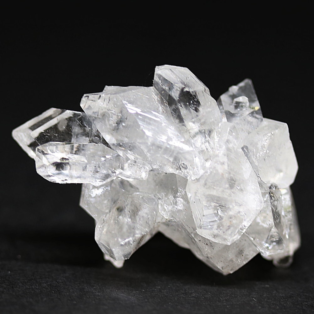 アポフィライト インド産 母岩付き 鉱石 鉱物 ミネラル 標本 原石 犬牙