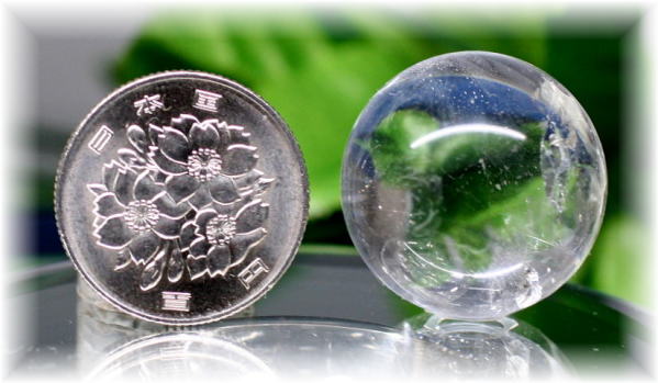 マダガスカル産]水入り水晶丸玉/スフィア - 埼玉県吉川市の天然石専門