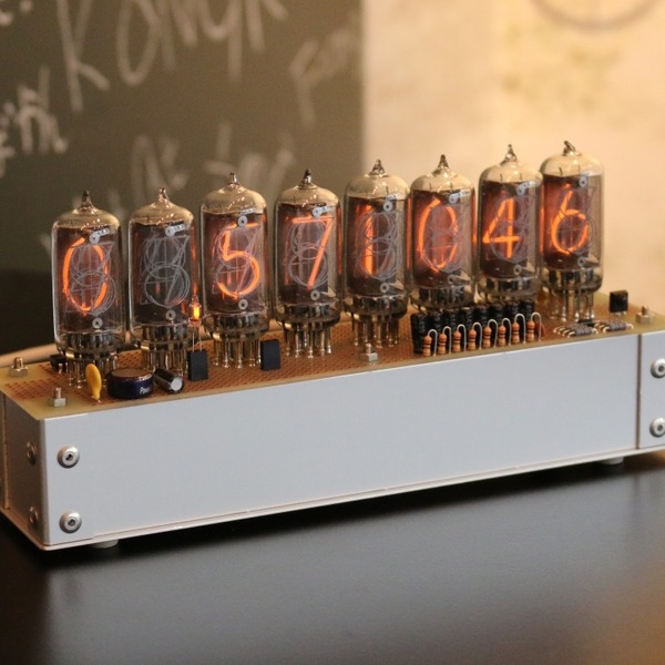 一般販売される『シュタゲ』の“ダイバージェンスメーター時計”は限定30