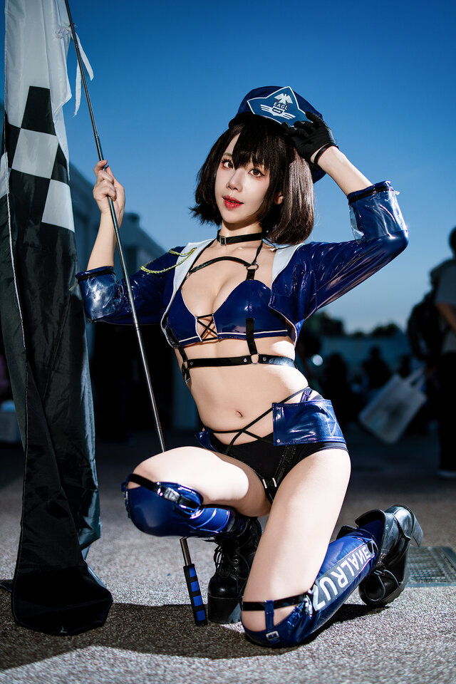 コスプレ】『アズレン』ボルチモアのレースクイーン姿がかっこいい