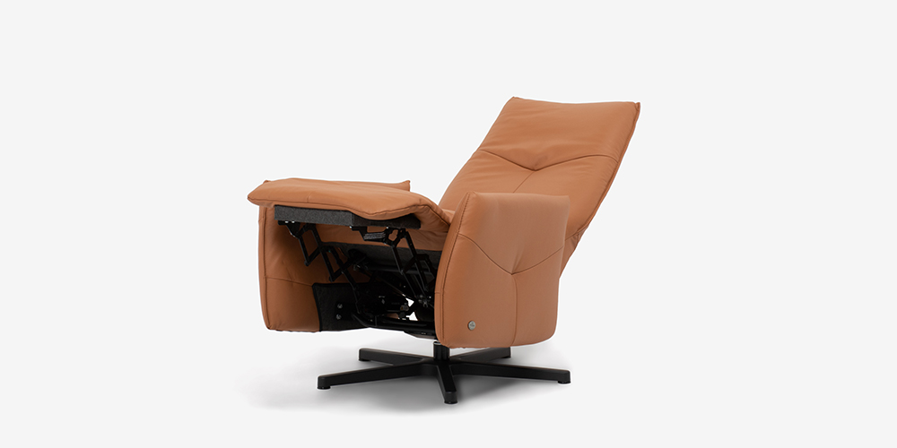 himolla（ヒモラ）リクライナー「model.9920」革＃24ライトブラウン