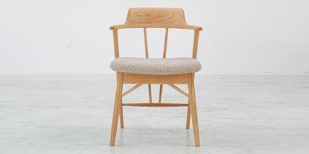 ダイニングチェア「エラ2 SLC-201 NA」レッドオーク材 座面PVCブラック