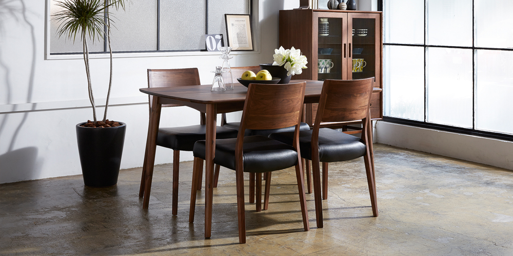 ダイニングチェア（肘付き）「シネマ Bタイプ」ウォールナット材