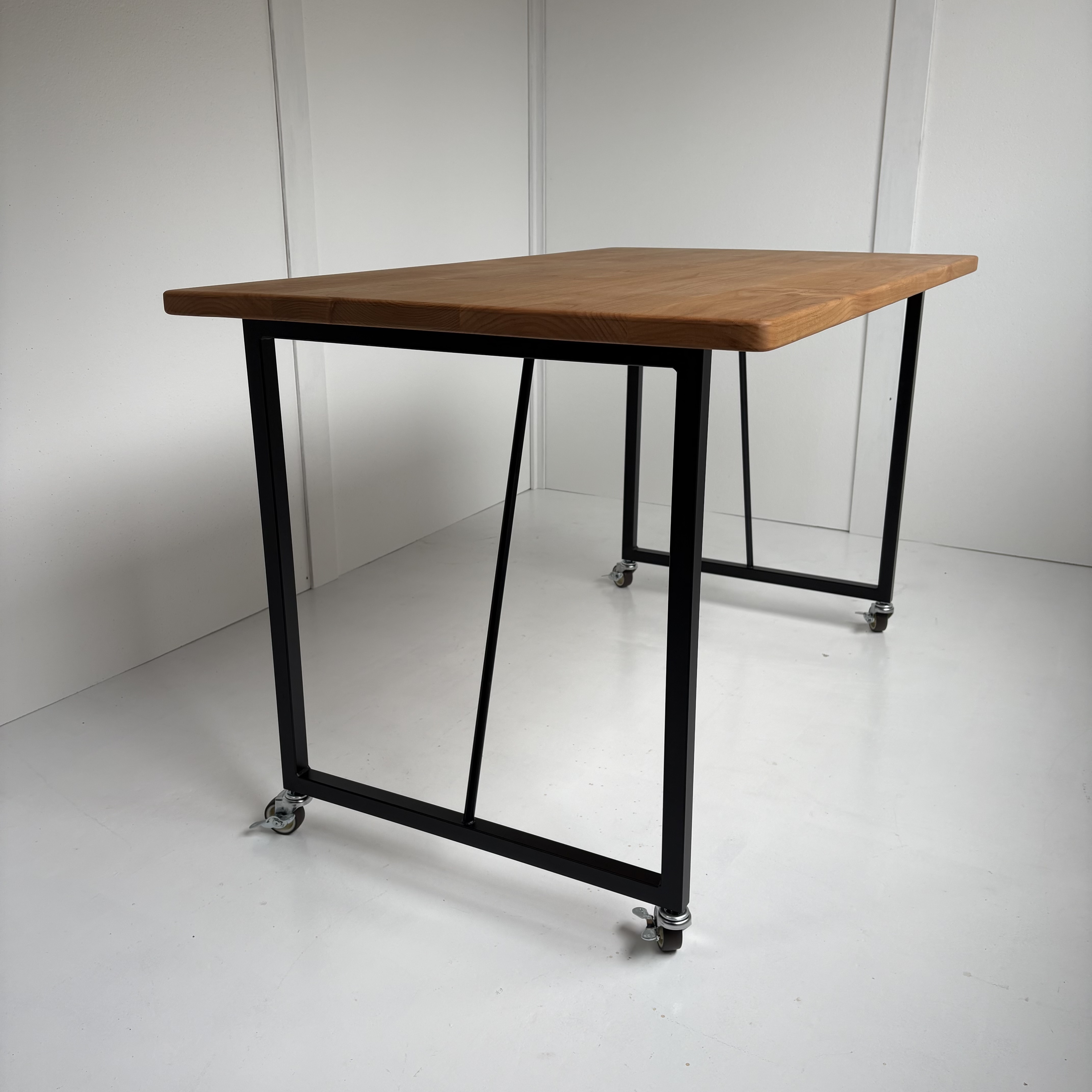 使い心地から考えるデスク｜ikususu FURNITURE｜無垢材家具・オーダー