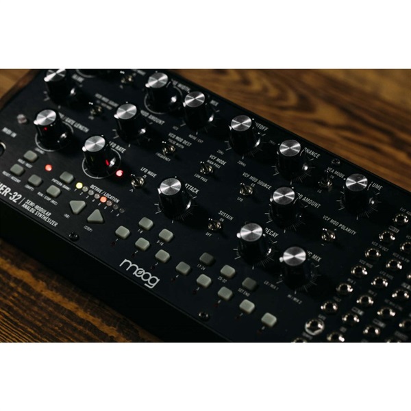 moog Mother-32 Semi-Modular Analog Synthesizer moog (新品)(次回