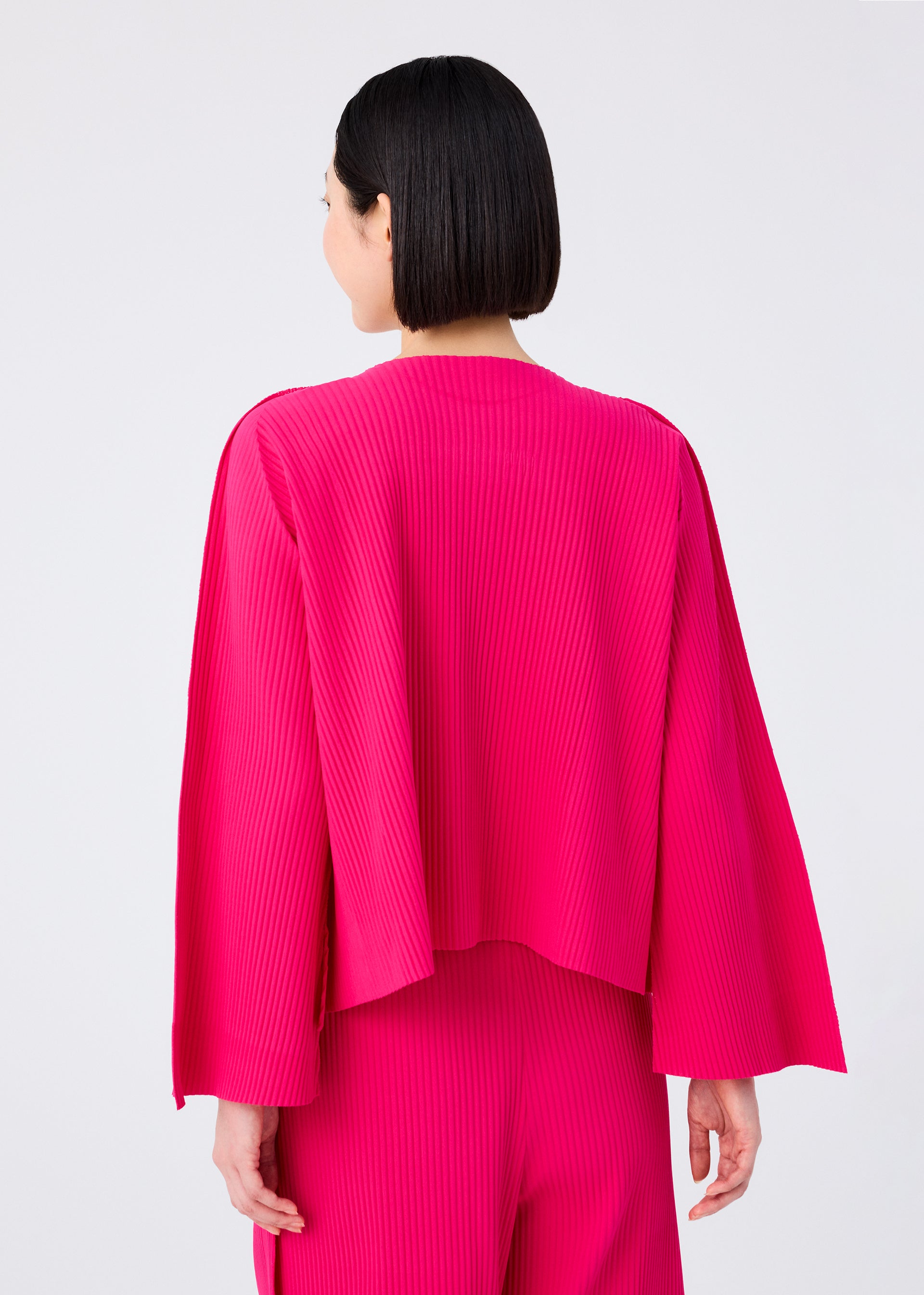 FLARE PLEATS – isseymiyake.com