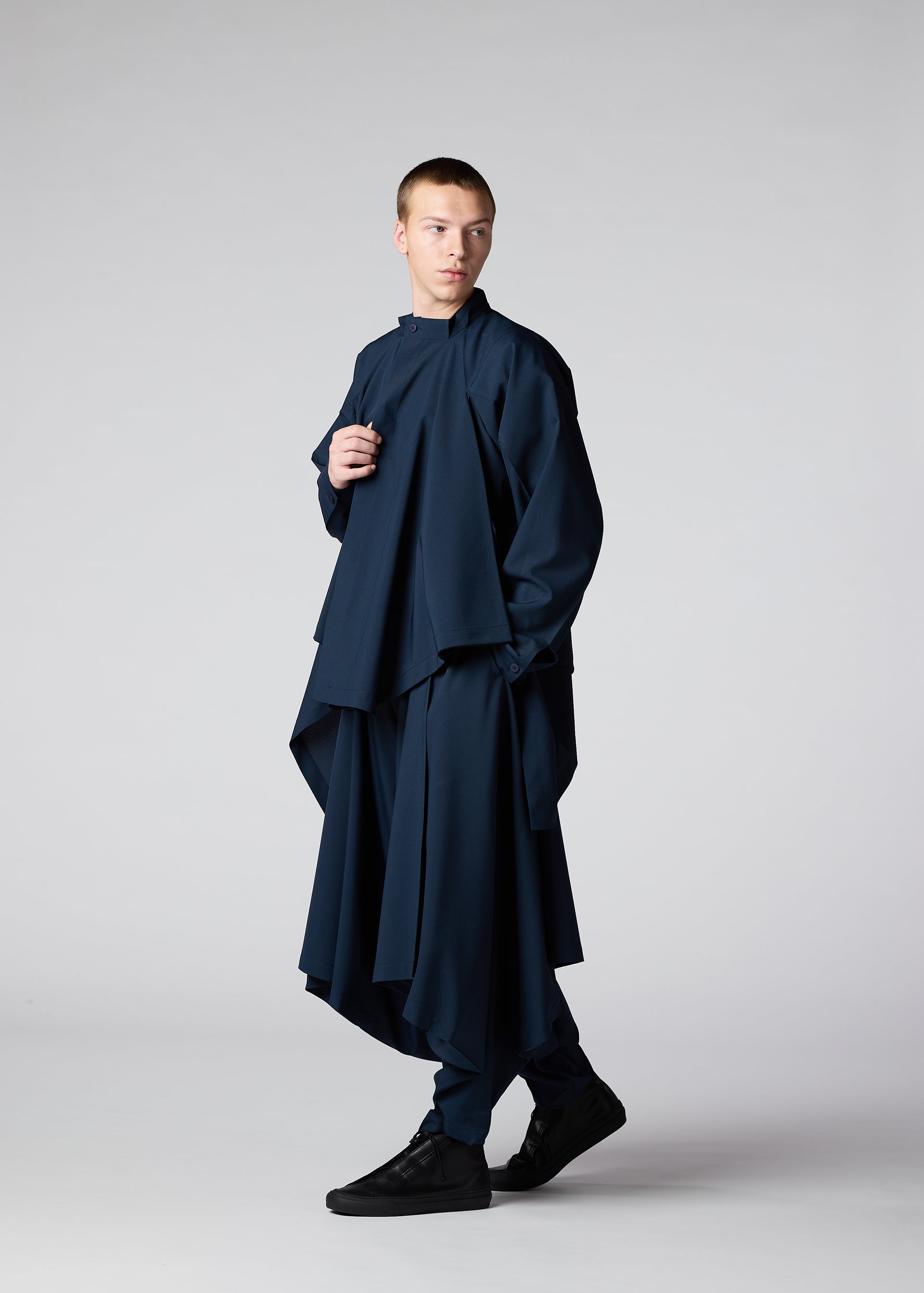FLAT DRAPE – isseymiyake.com