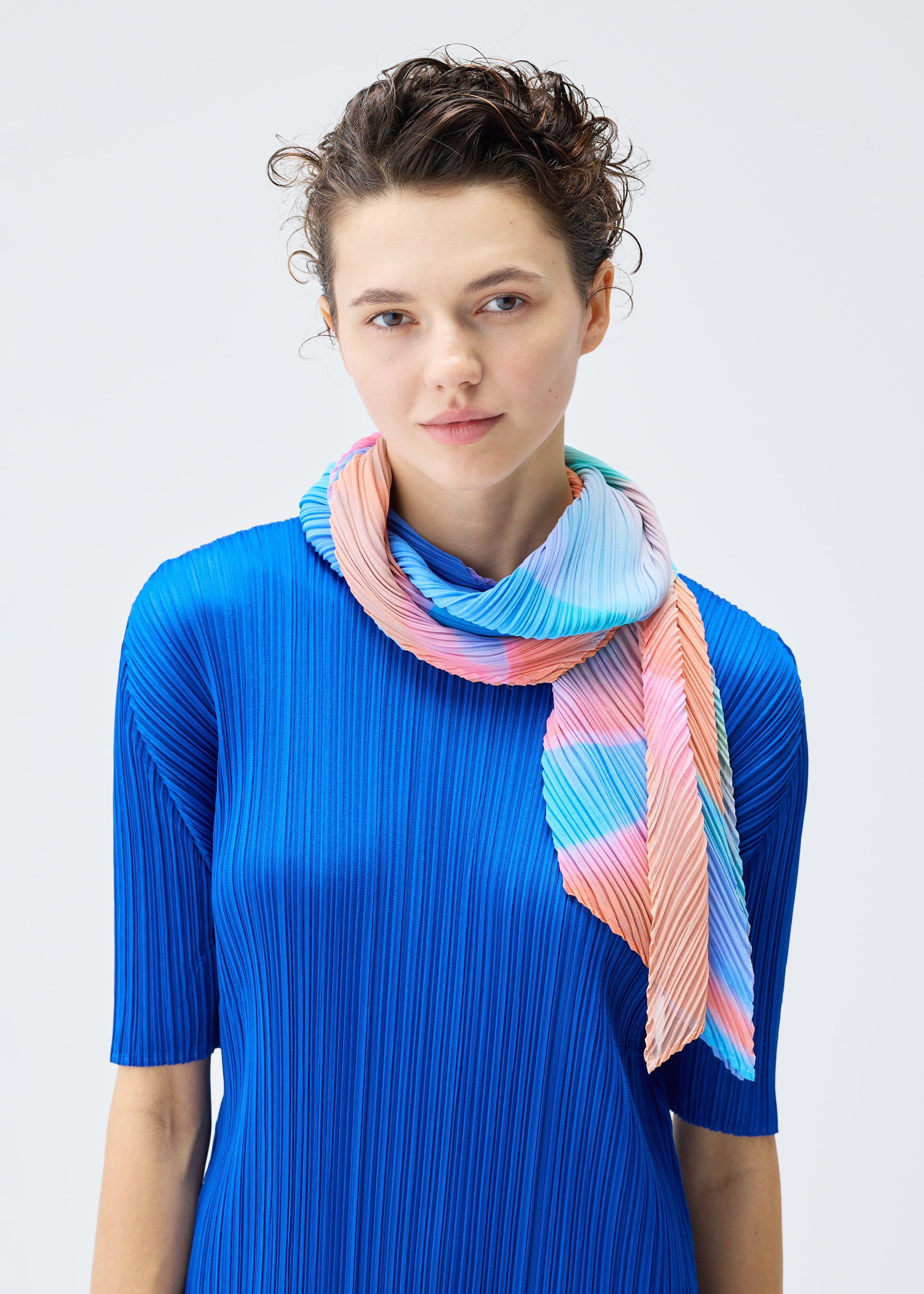 GROOVE SCARF – isseymiyake.com