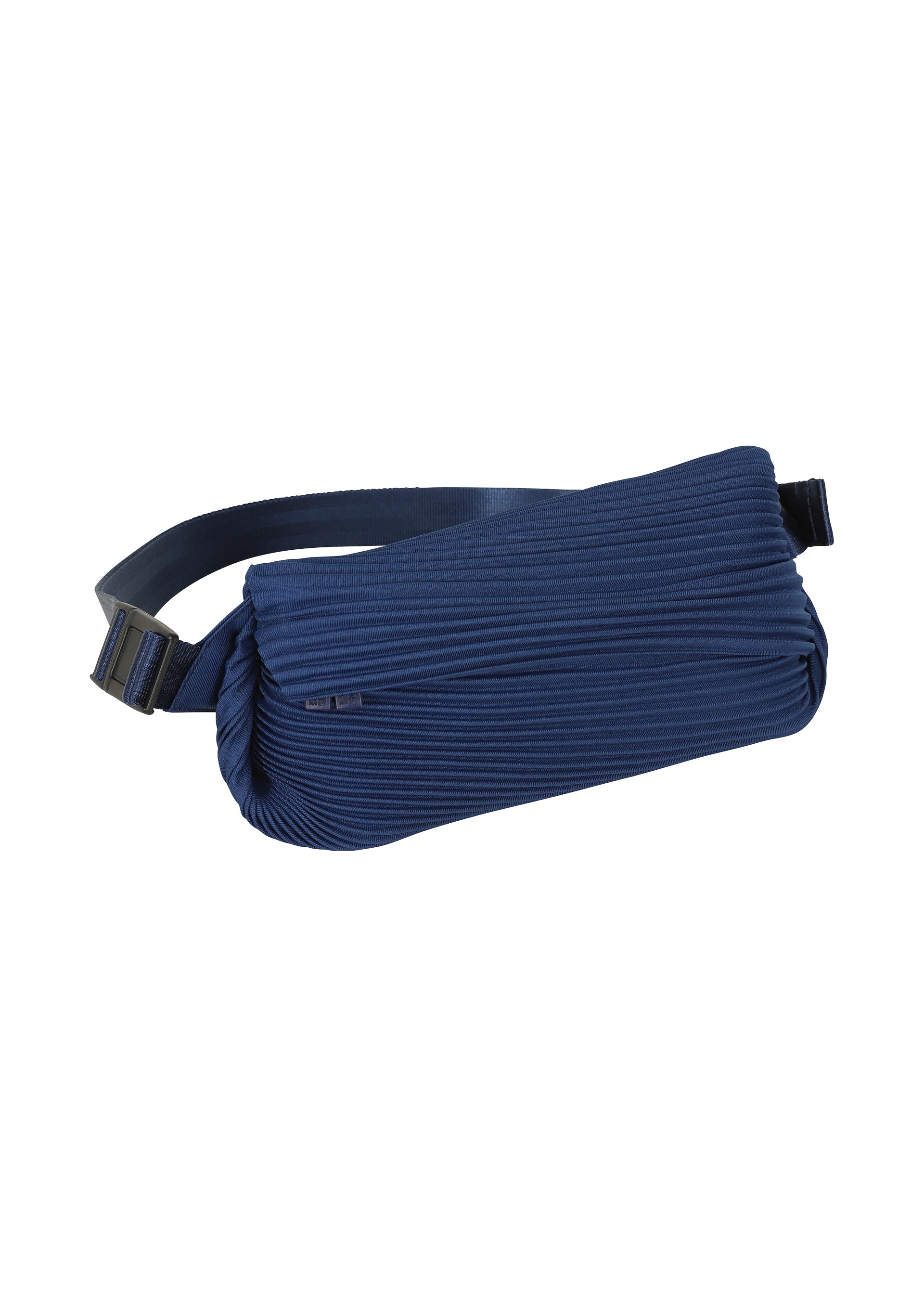 BIAS PLEATS WAISTBAG – isseymiyake.com