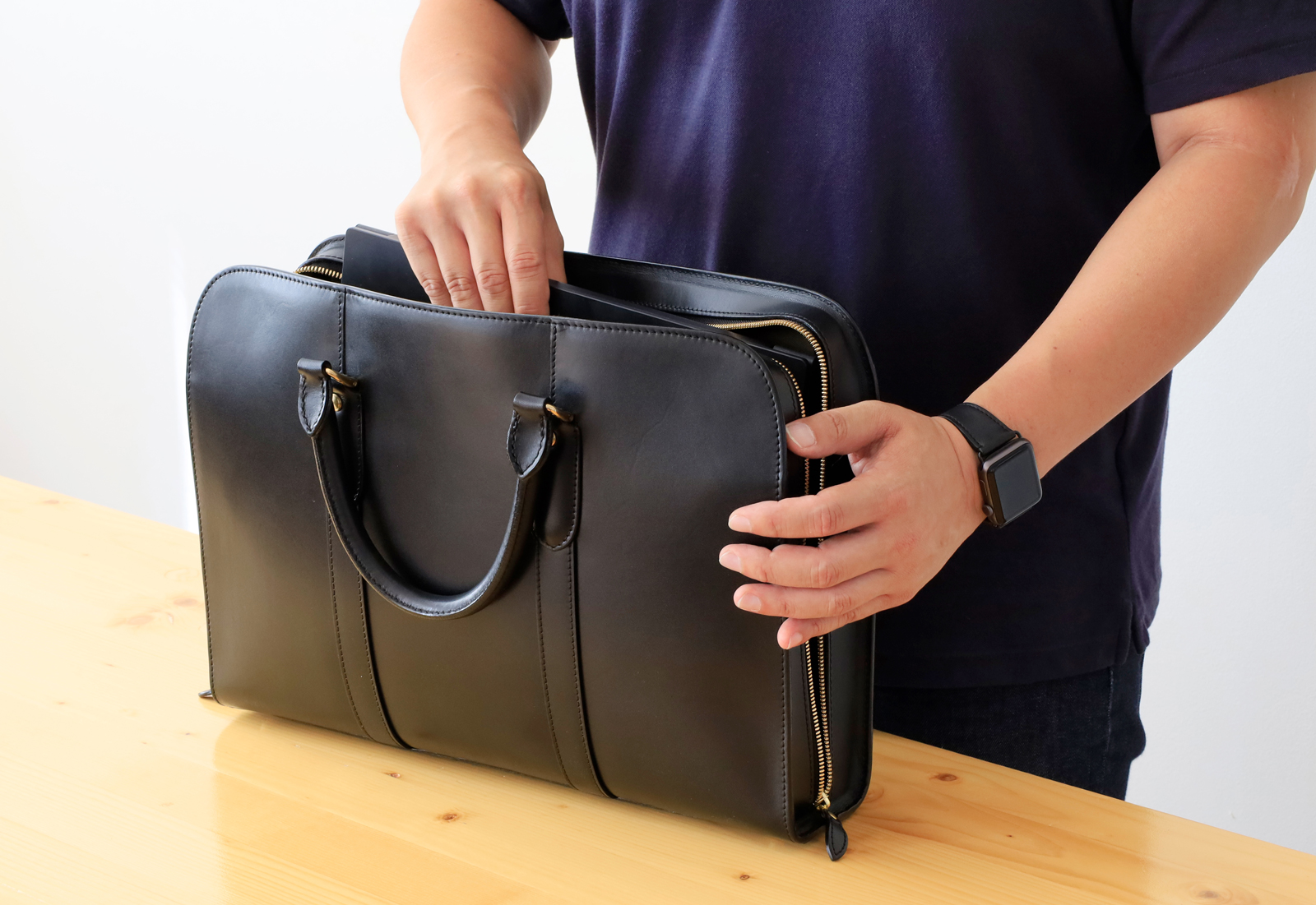 いたがき社員の愛用品 ブリーフケースA4ワイド｜ブログ｜鞄いたがき