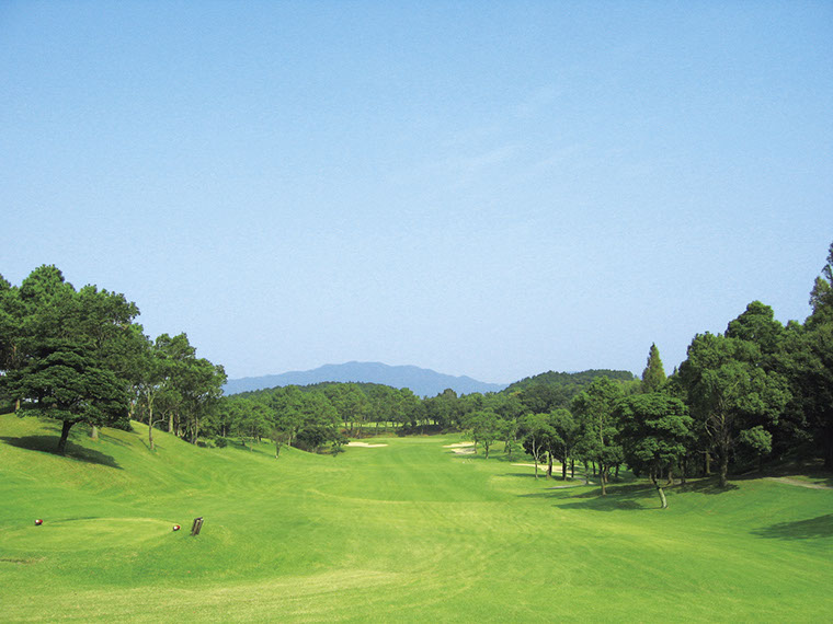 伊都ゴルフ倶楽部｜1番ホール｜福岡空港 博多駅からも好アクセスのゴルフ場