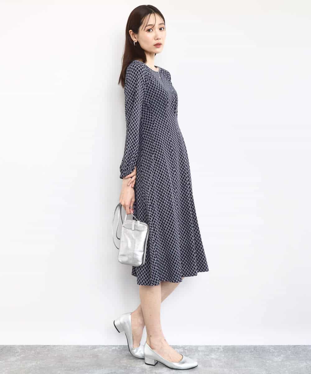 タックデザイン幾何柄ワンピース/洗える(ワンピース) | MK MICHEL