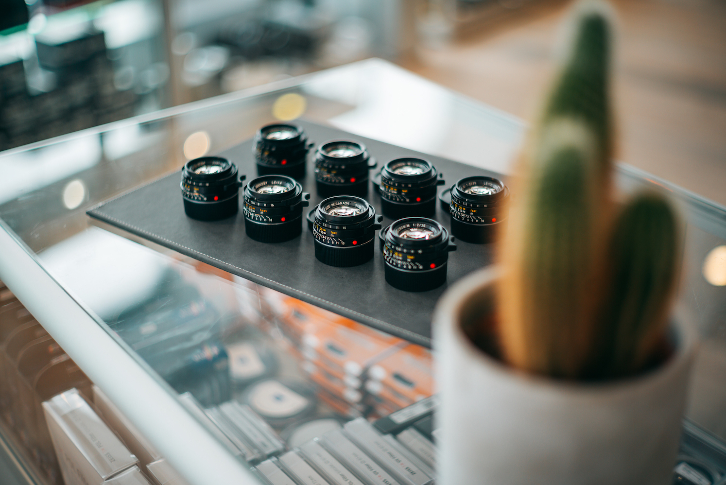 Leitz Leica Summicron 1:2/35mm V4 - The ”King of Bokeh“ - Germany