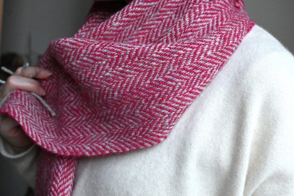 みちのくあかね会 ヘリンボーンのマフラー - ウェブショップ