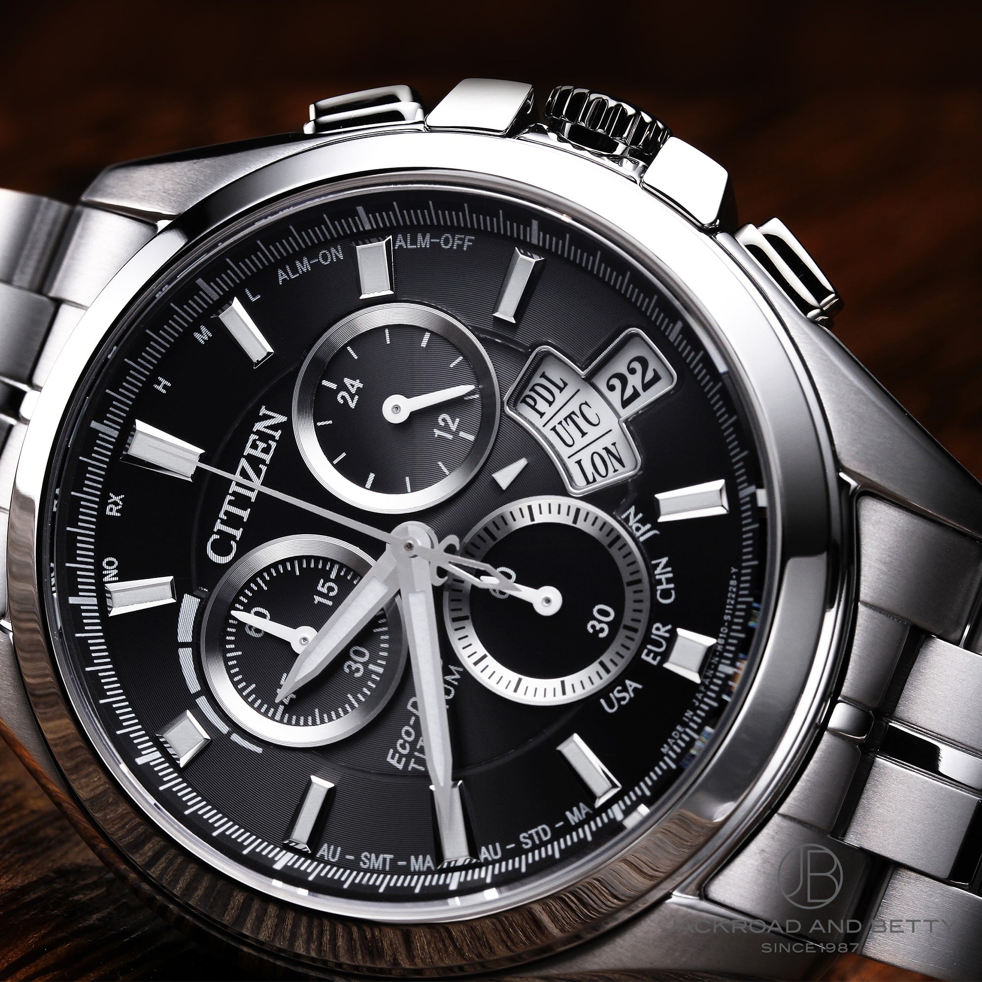 エコドライブ ワールドタイム クロノグラフ チタニウム 電波時計