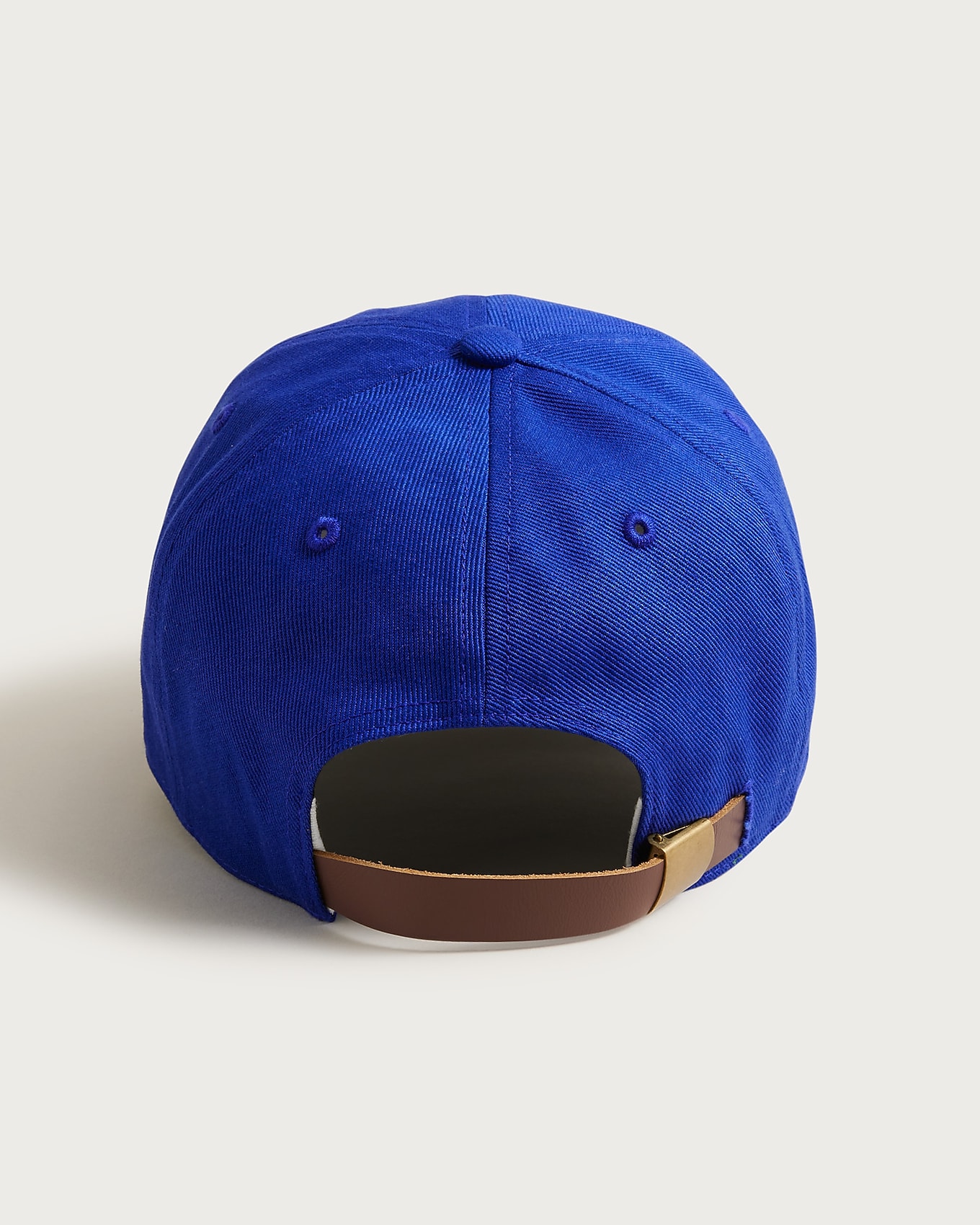 CH451_EE7202_d1?hei=1700&crop=