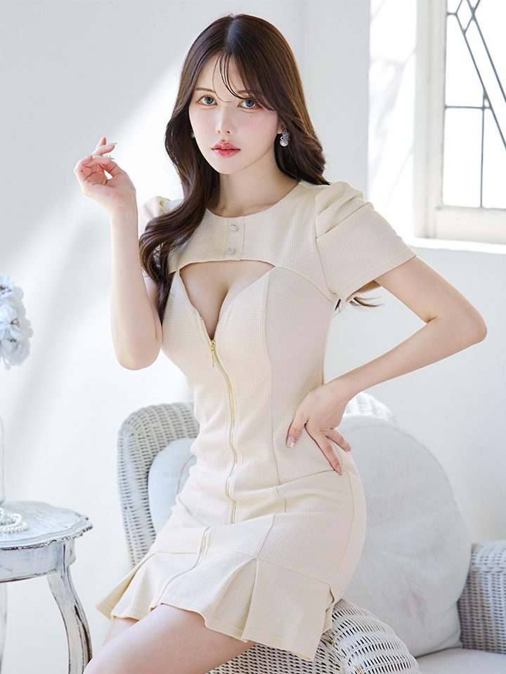 SALE!ワッフルフロントジップドレス/胸元オープンカット/プリーツ