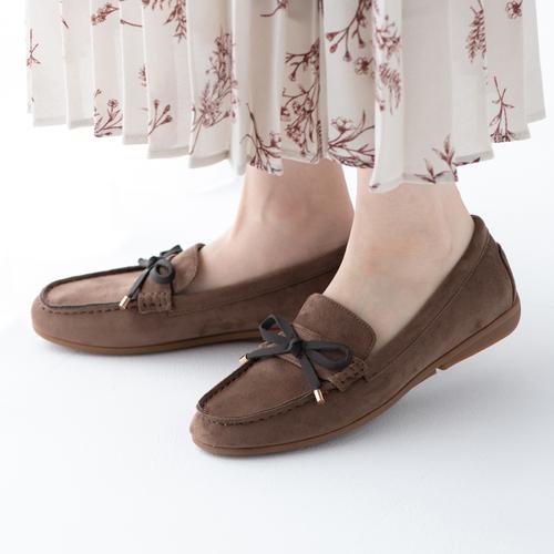 リボンスエードモカシンシューズ(23.0cm キャメルスエード