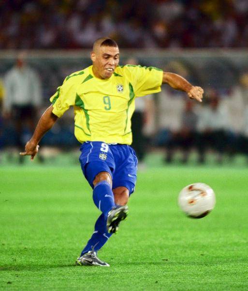 ロナウド（ブラジル） 2002年日韓大…：サッカーW杯 歴代得点王