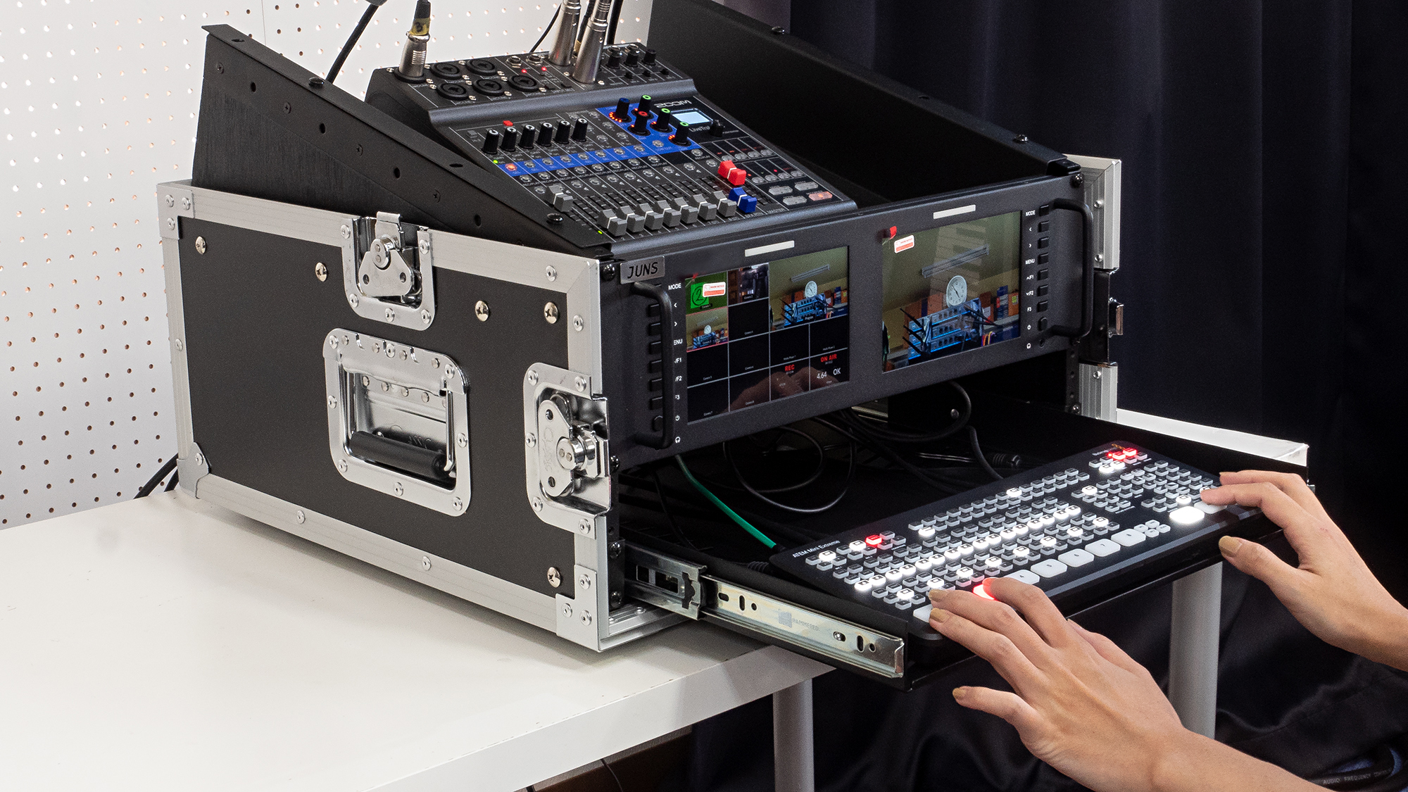 高画質モバイルライブスイッチングシステム！LiveDesk（ライブデスク