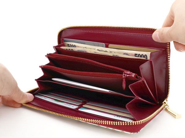 いちご ぐるっとファスナーの長財布［t］