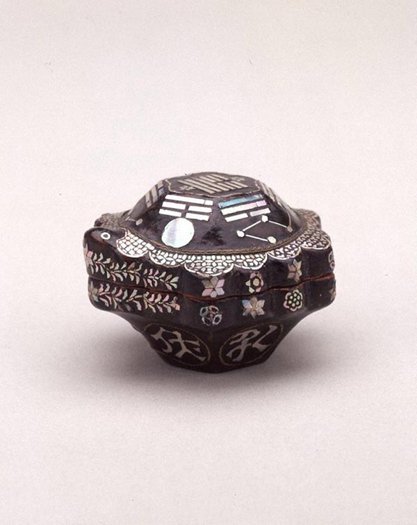 黒漆八卦文螺鈿亀形香合｜今後展示予定の日本・東洋のうるし