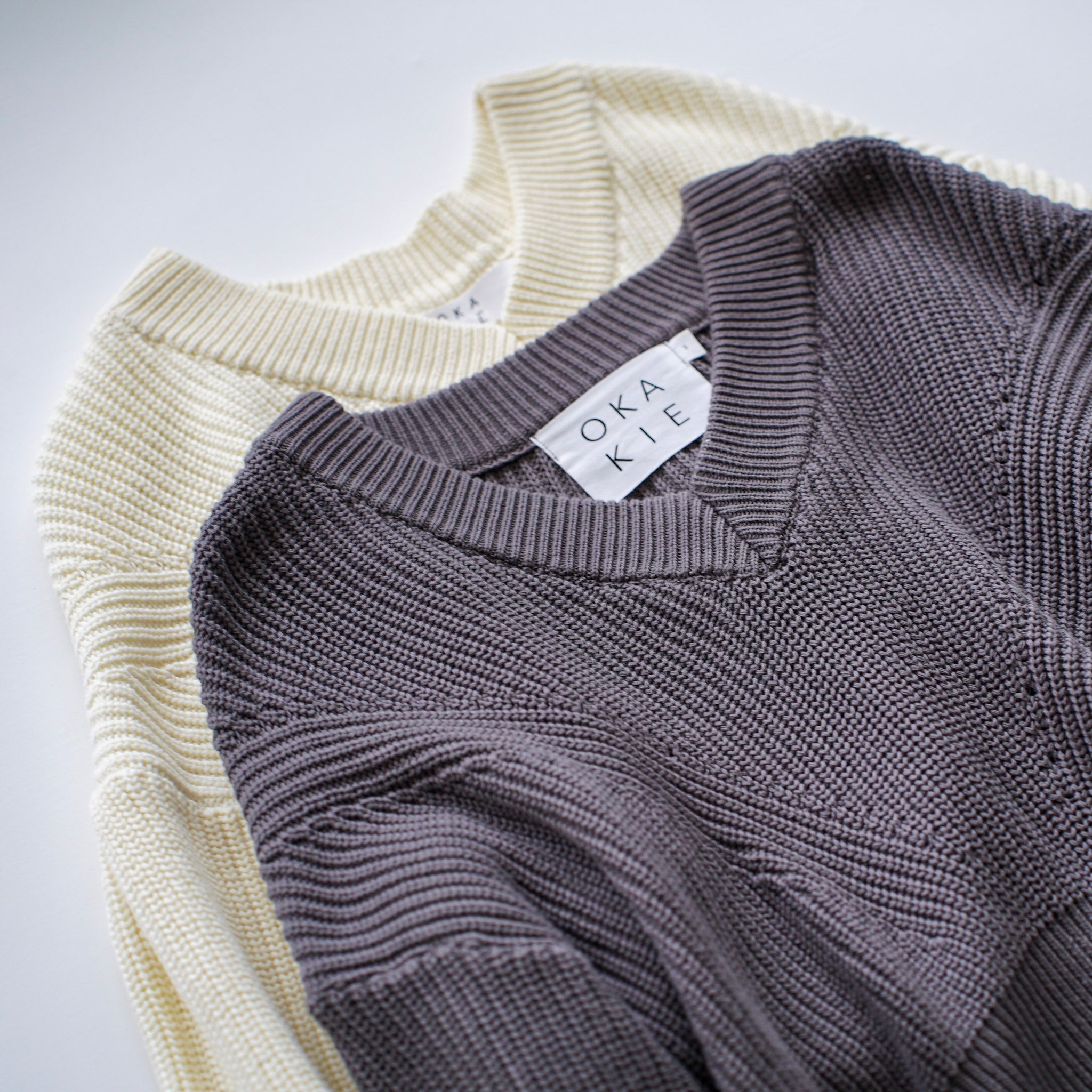 Heavy V-Neck Cropped Sweater In Cotton in Charcoal | OKAKIE