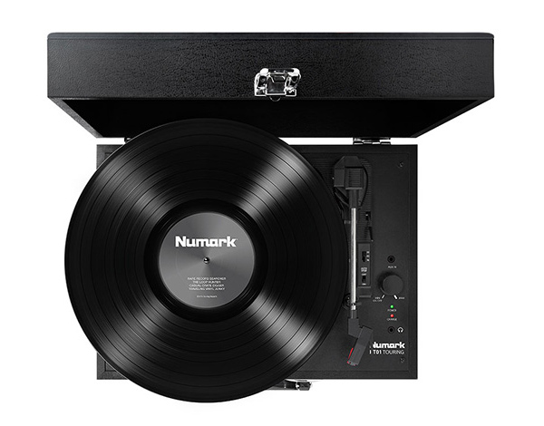 Numarkのポータブルレコードプレーヤー、PT01 Touringのご紹介です。