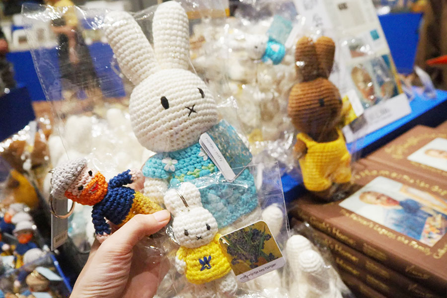 ゴッホ展」でしか買えないミッフィーグッズ、大阪で8月末まで | Lmaga.jp