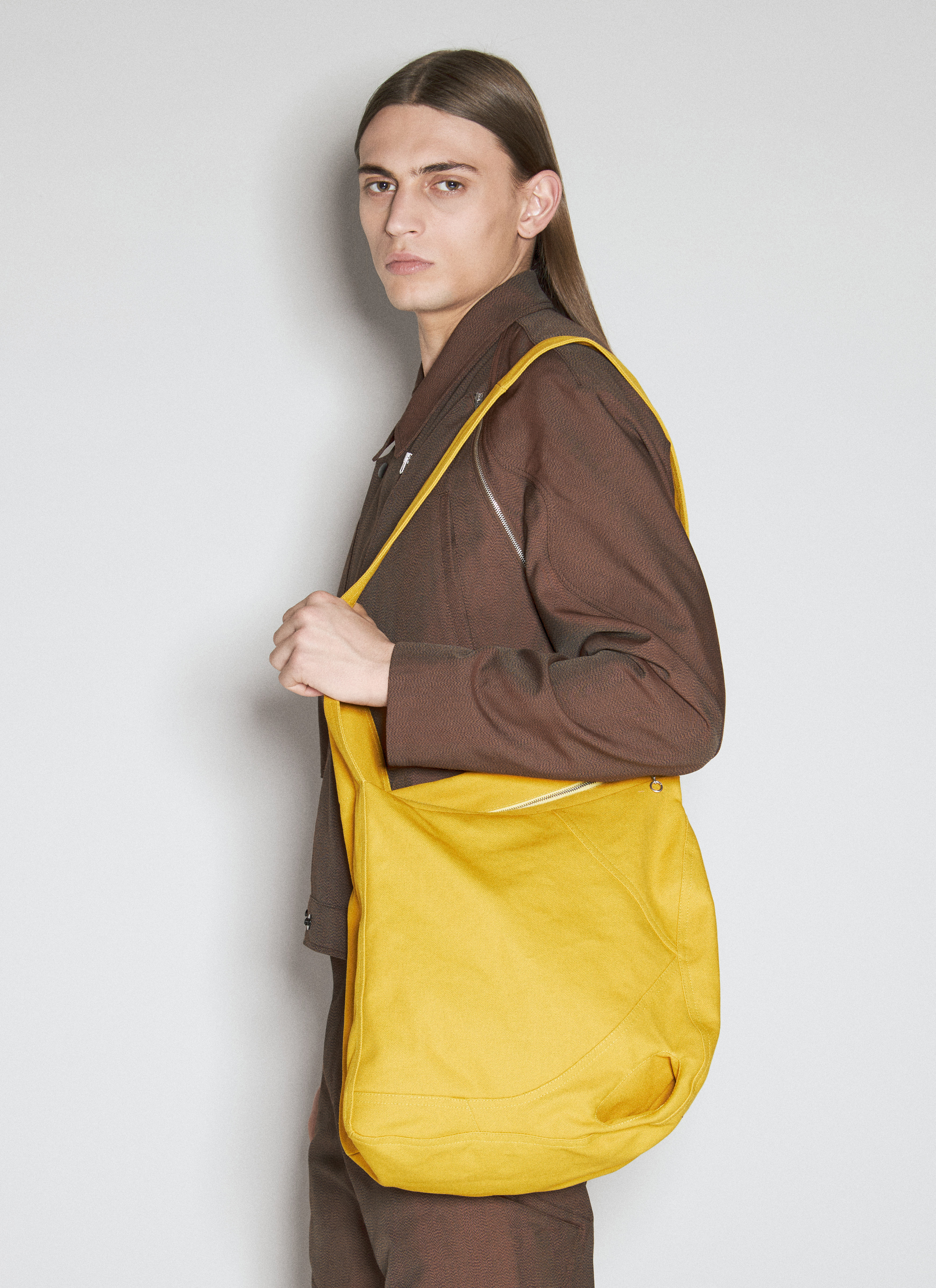 Kiko Kostadinov Deultum Crossbody Bag en Yellow pour homme | LN-CC®