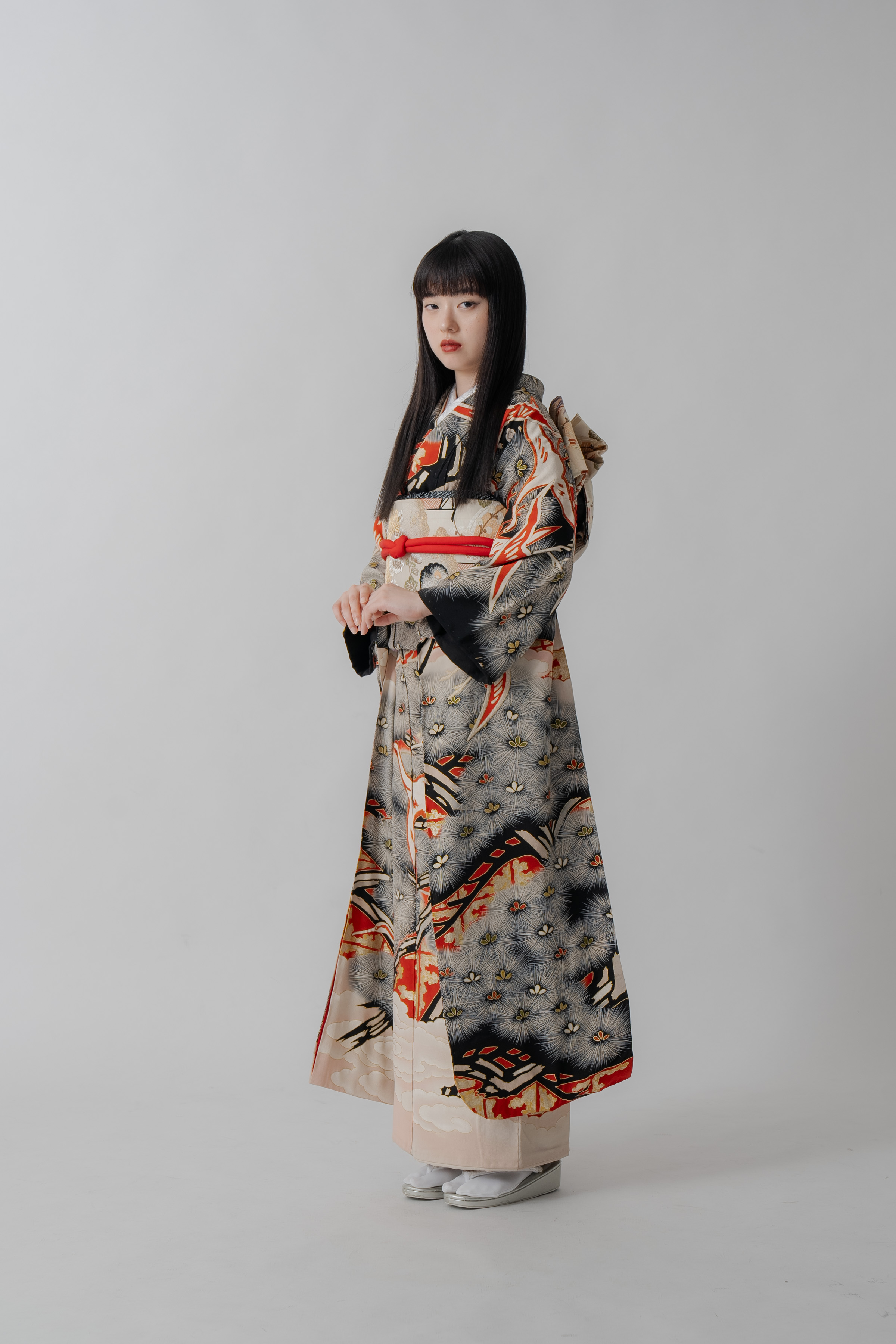 振袖0027 黒松を舞う紅白鶴｜ル・クローゼット