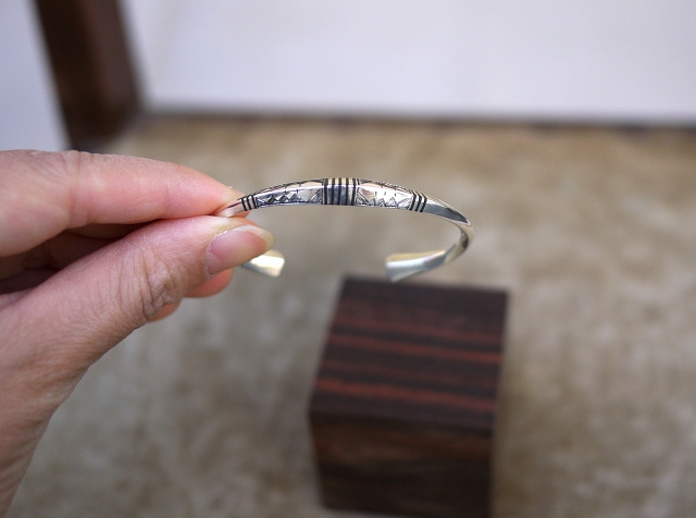Touareg Silver トゥアレグシルバー bangle 24 商品詳細｜LEQUEL