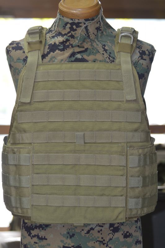 米軍実物 EAGLE MBAV プレートキャリア カーキ ボディーアーマー／ベスト