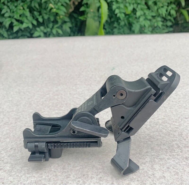 米軍実物 PVS-7/PVS-14 ナイトビジョン マウントセット ACH/MICH/ECH