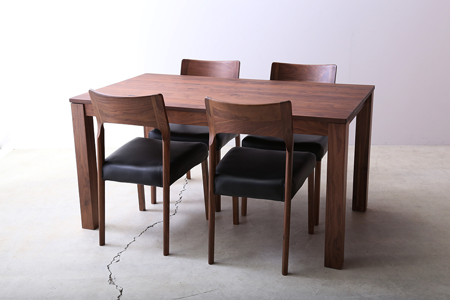 SE 伸長式無垢材ダイニングテーブル WN(ウォールナット