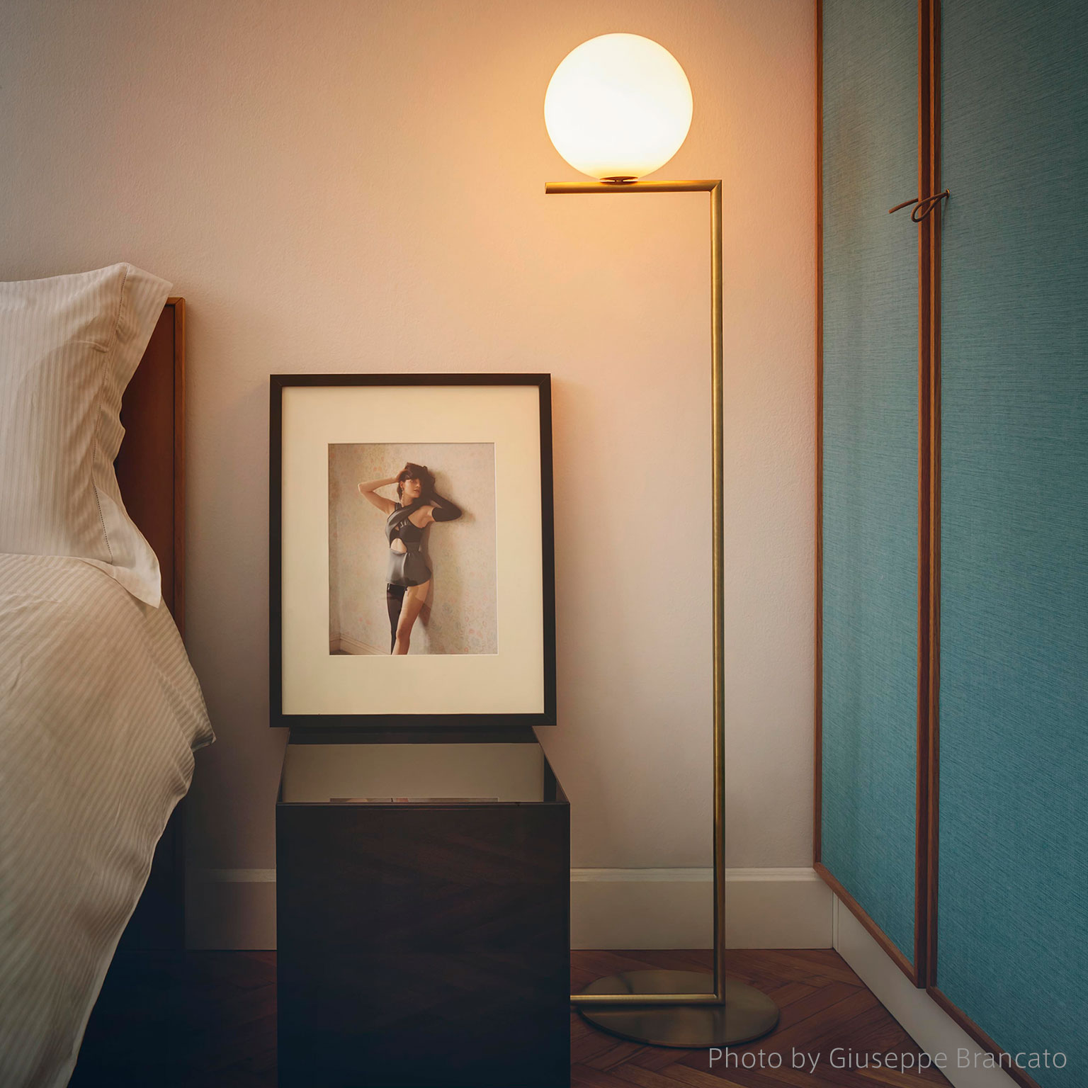 FLOS（フロス）IC Lights F1 フロアライト ブラス | LIVING MOTIF