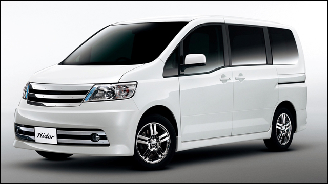 セレナハイウェイスター(CC25型)どんな車なのか詳しく知りたい