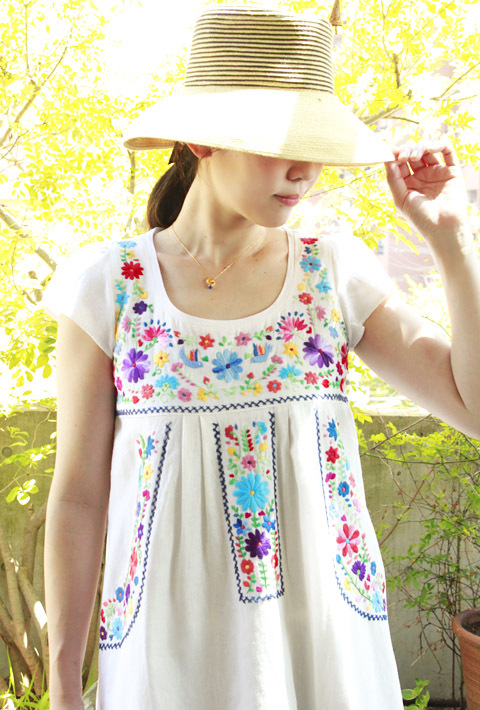 リネン生地ホワイトメキシコ刺繍サンアントニーノ刺繍図案ワンピース