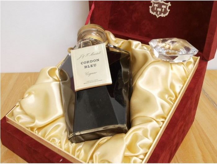 マーテル コルドンブルー バカラの買取はライフバケーション