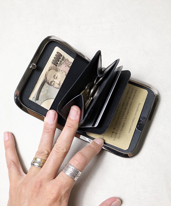 Brown Brown/ブラウンブラウン がま口コンパクトウォレット (全2色