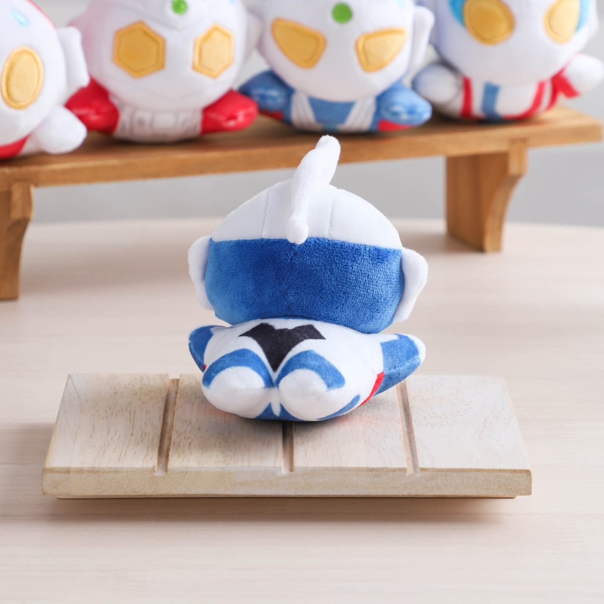 M78ウルトラマン もちもちてのりぬいぐるみ ウルトラマンゼット 47691