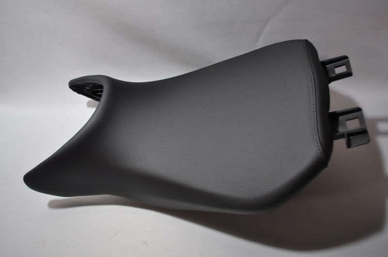 河名シート製作所 シート加工紹介 BMW R1250R R1200R