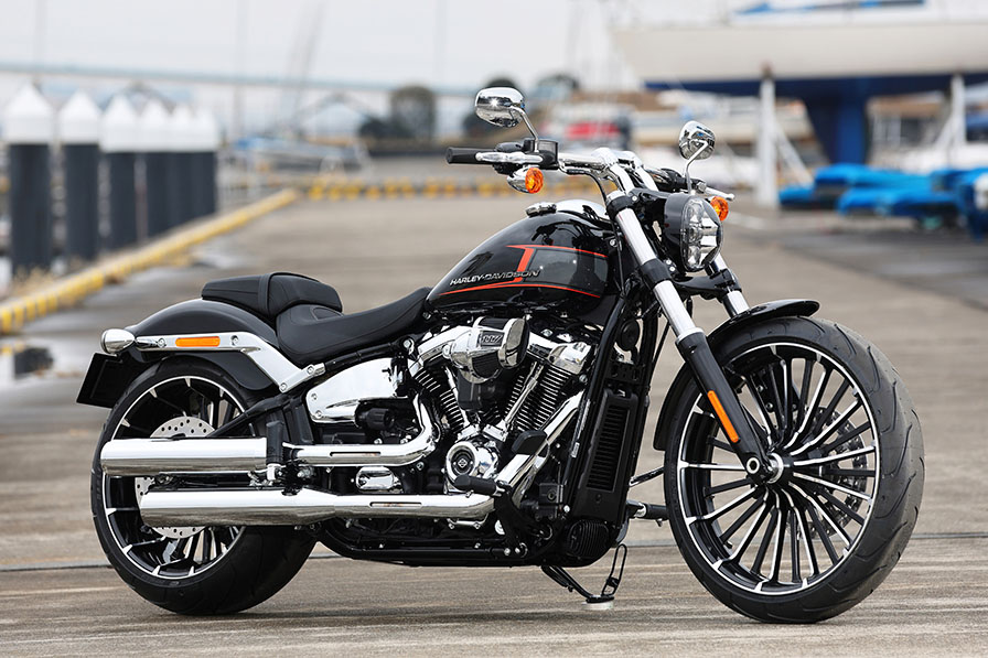 ハーレーが注目の2023年モデル「ブレイクアウト」の新型車を発表